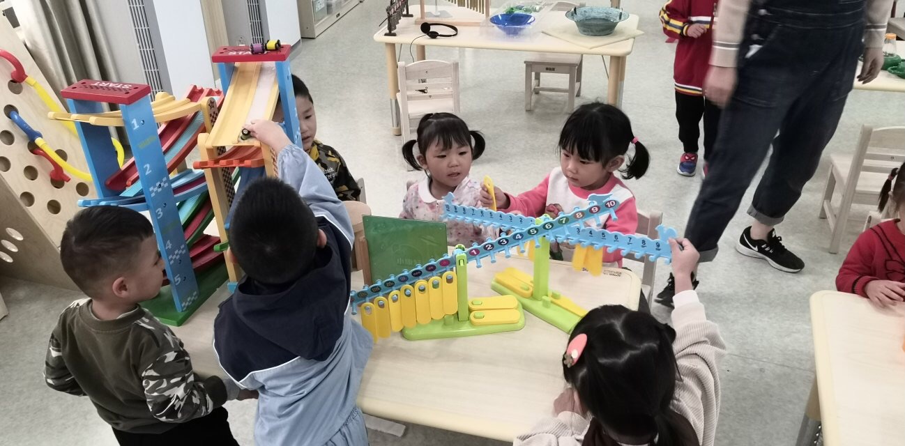 好奇宝宝.jpg